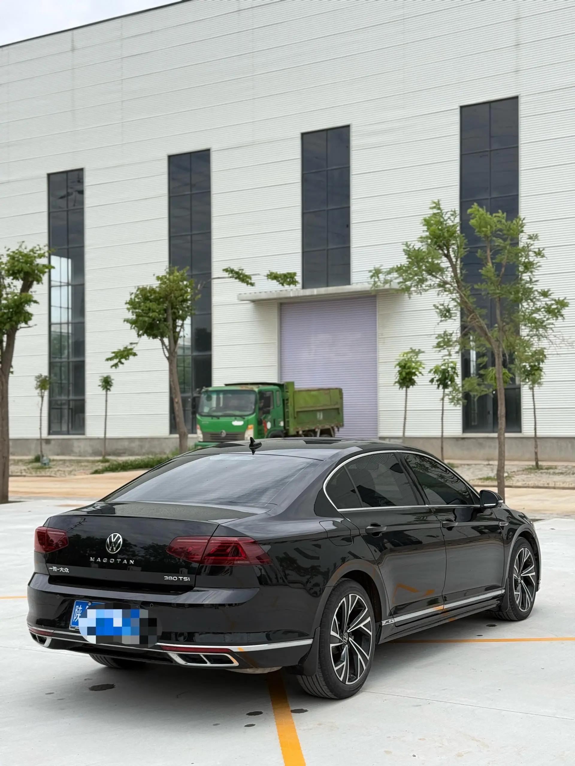 Magotan 2022 330TSI DSG Basic 9