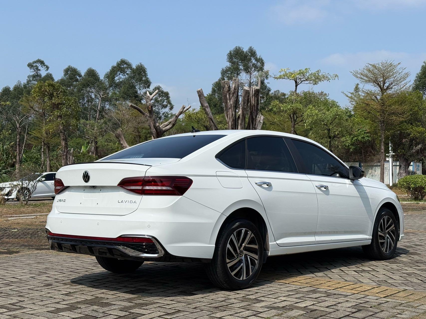 Volkswagen 2024 Lavida 1.5TSI 300TSI Starry Sky Leading Edition Automatic 9