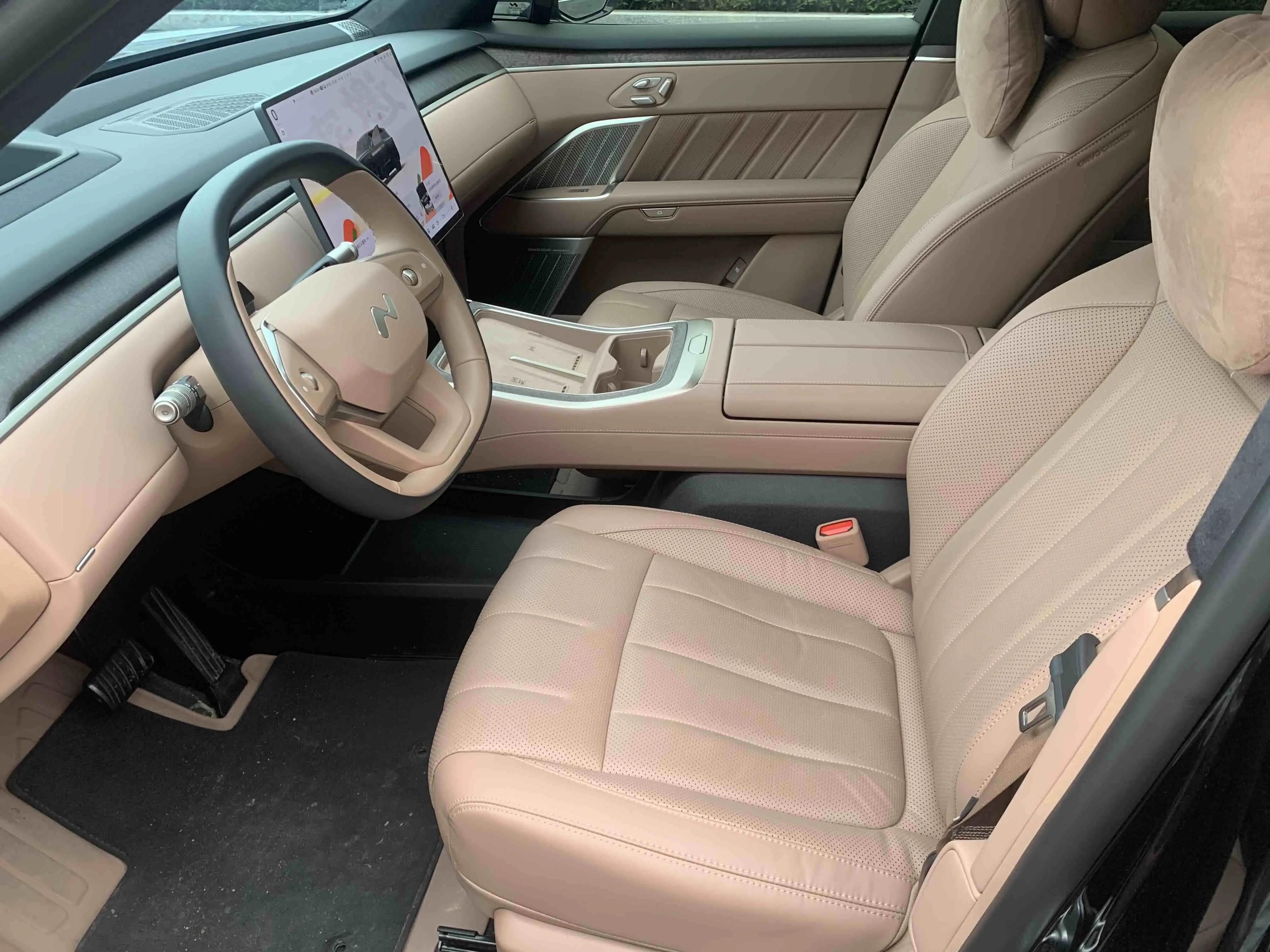 ONVO 2025 L90 Black Knight Special Edition Six-seater Automatic Gear 6