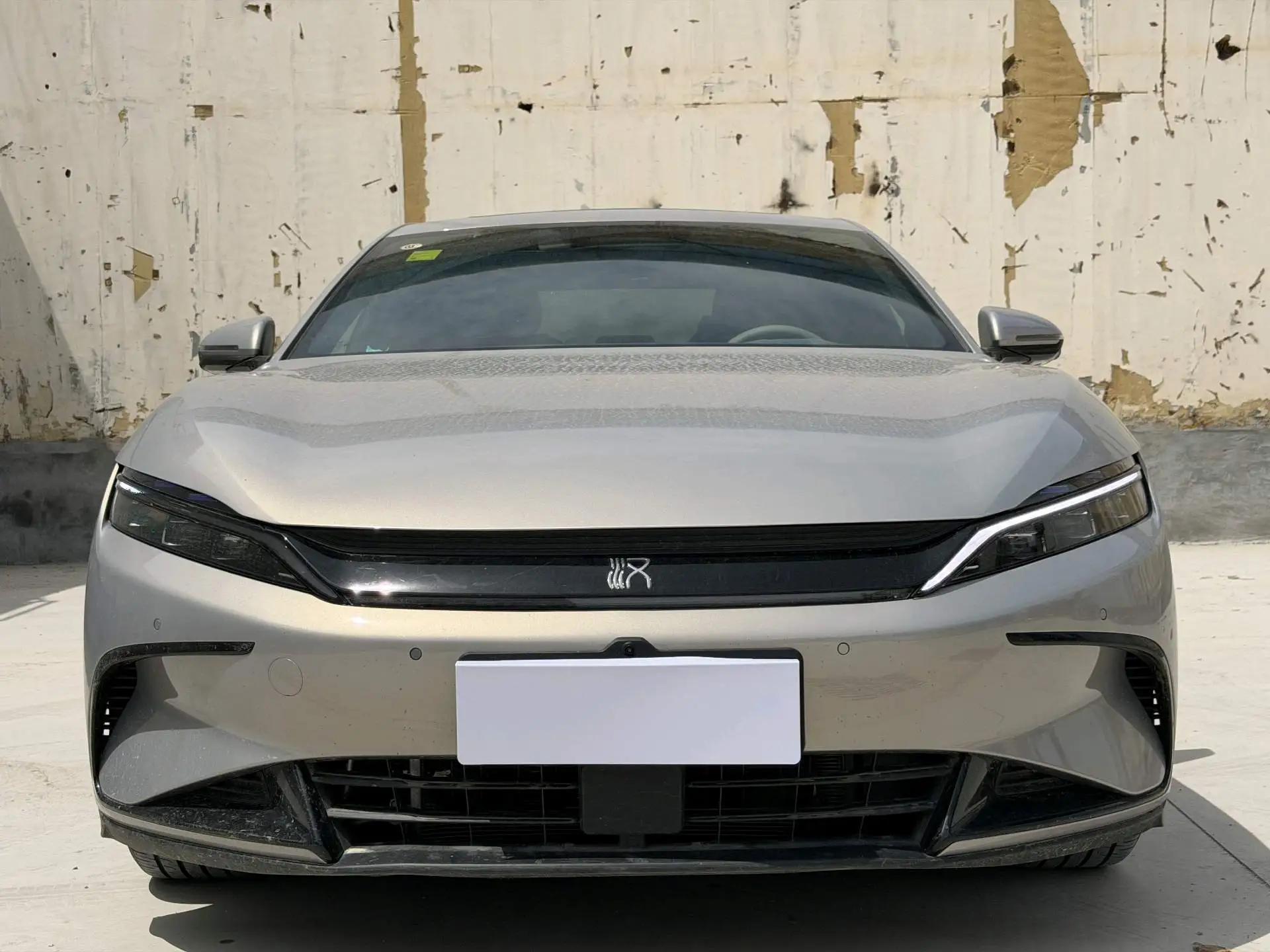 比亚迪 2025款 汉 DM-i 1.5T 无级 智驾版 245KM 尊荣型 自动挡 2