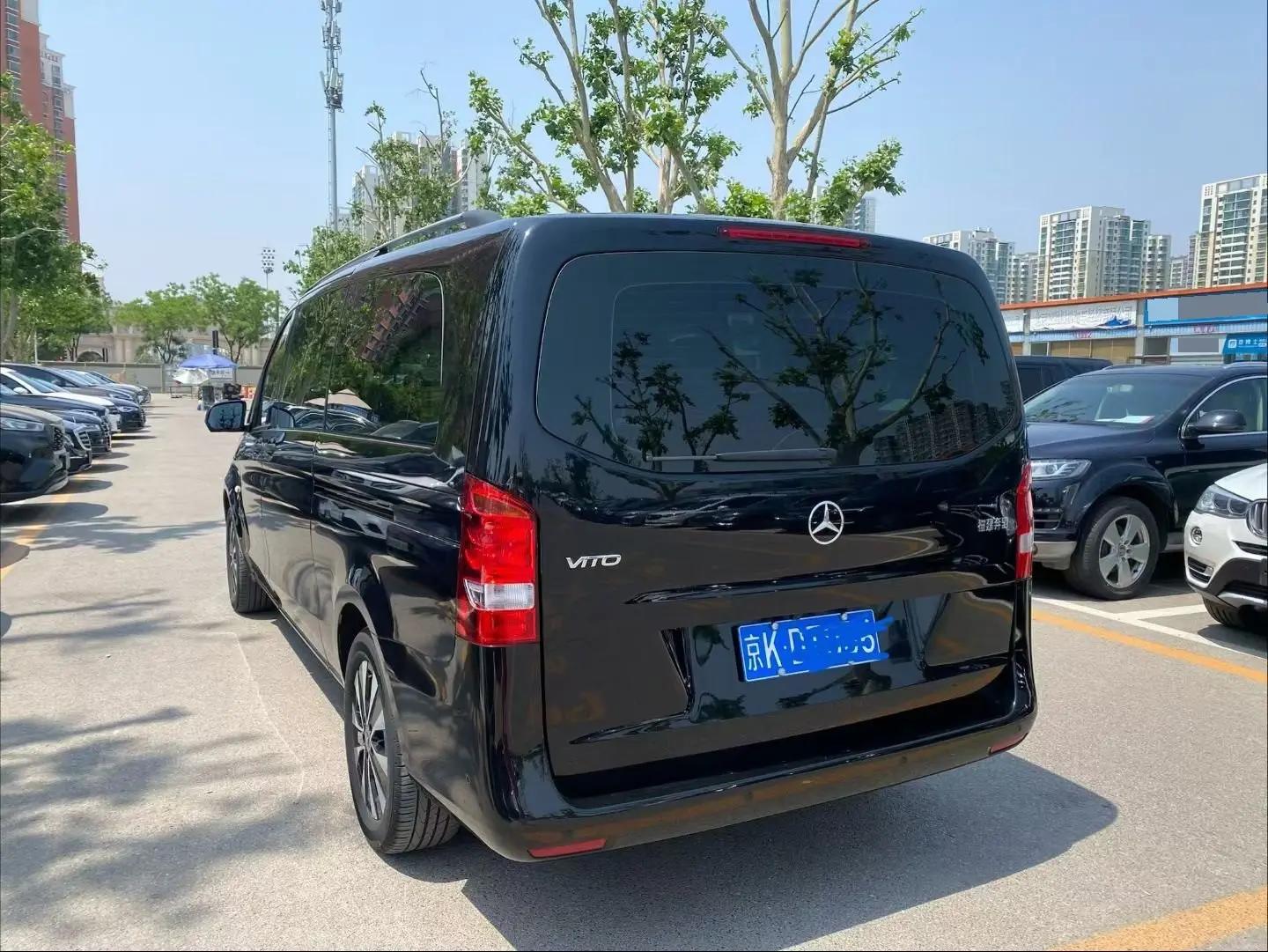 Mercedes Benz 2023 V-Class 2.0T Business Edition 7-Seater Automatic 3