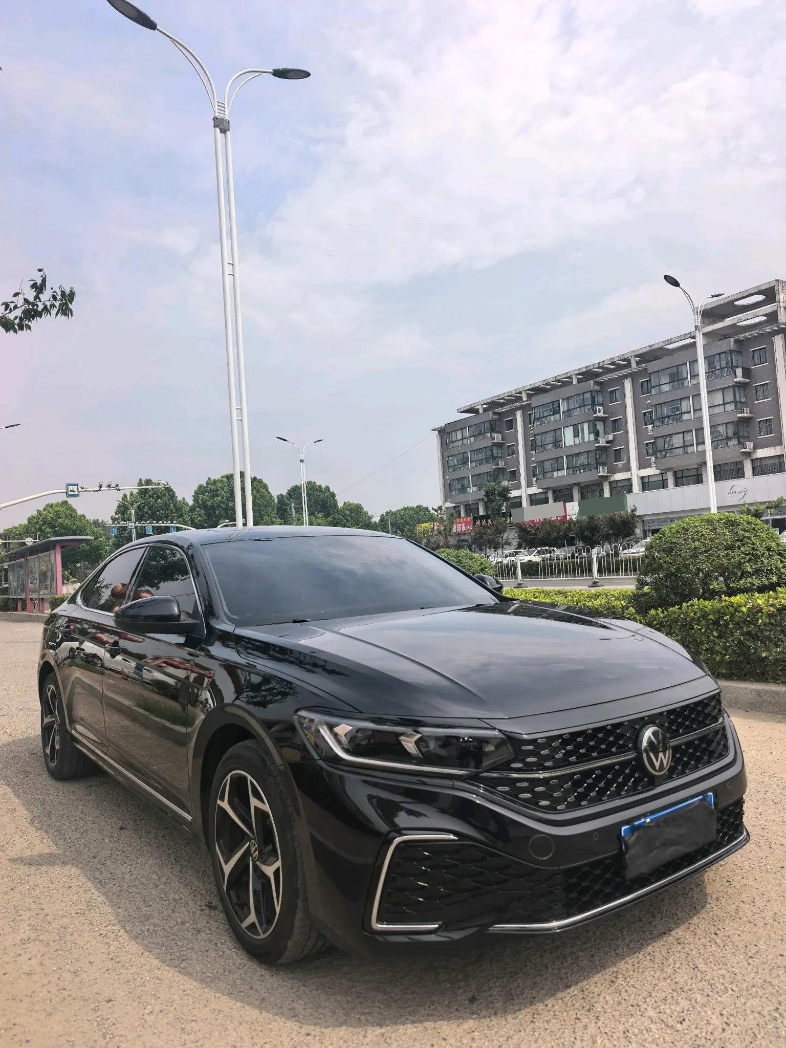 Volkswagen 2025 Passat 2.0TSI 380TSI Outstanding Edition Starry Dragon Edition Automatic 3