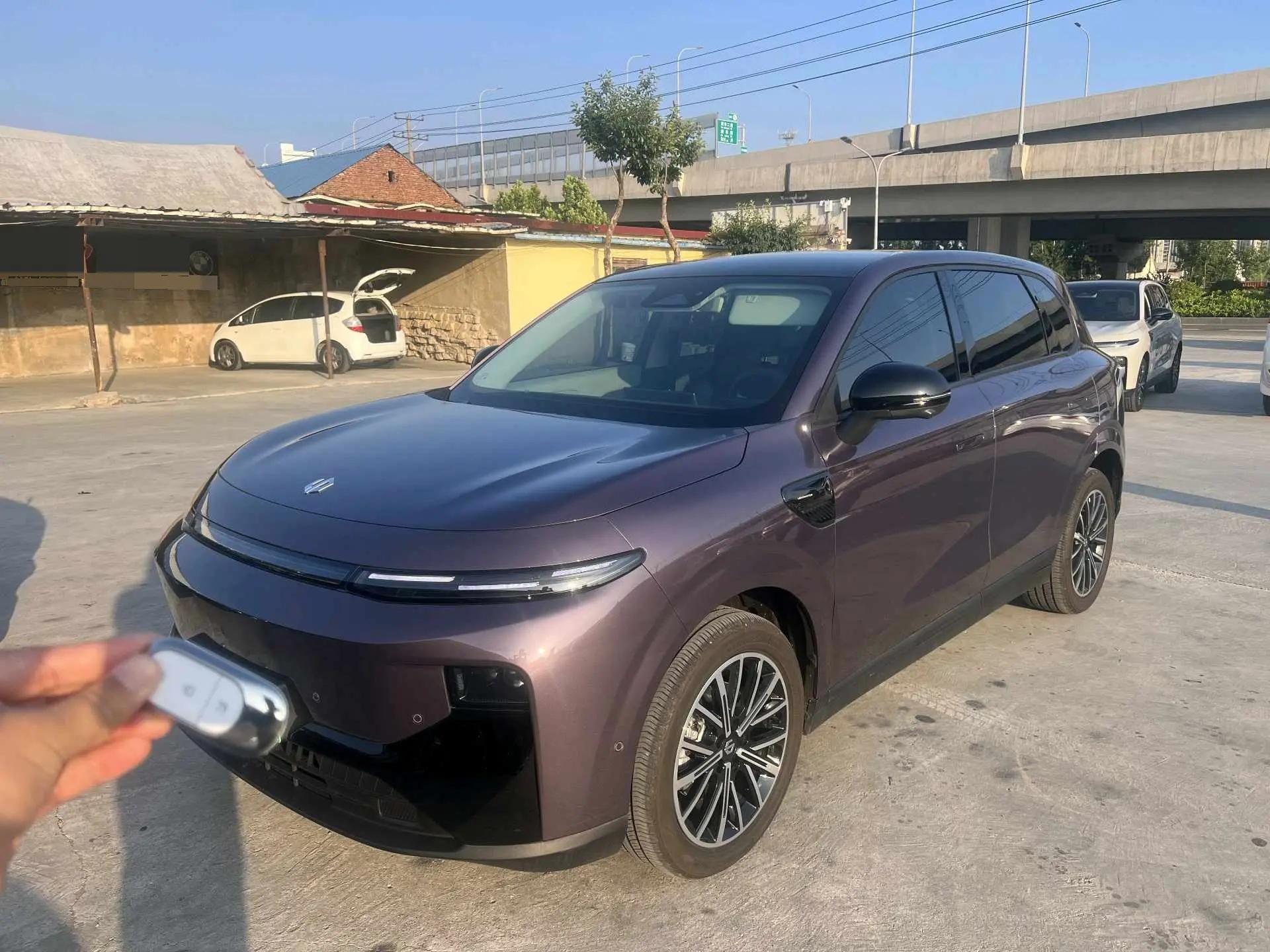 Открыть галерею: Leapmotor B10 2025 510 Pleasant Edition