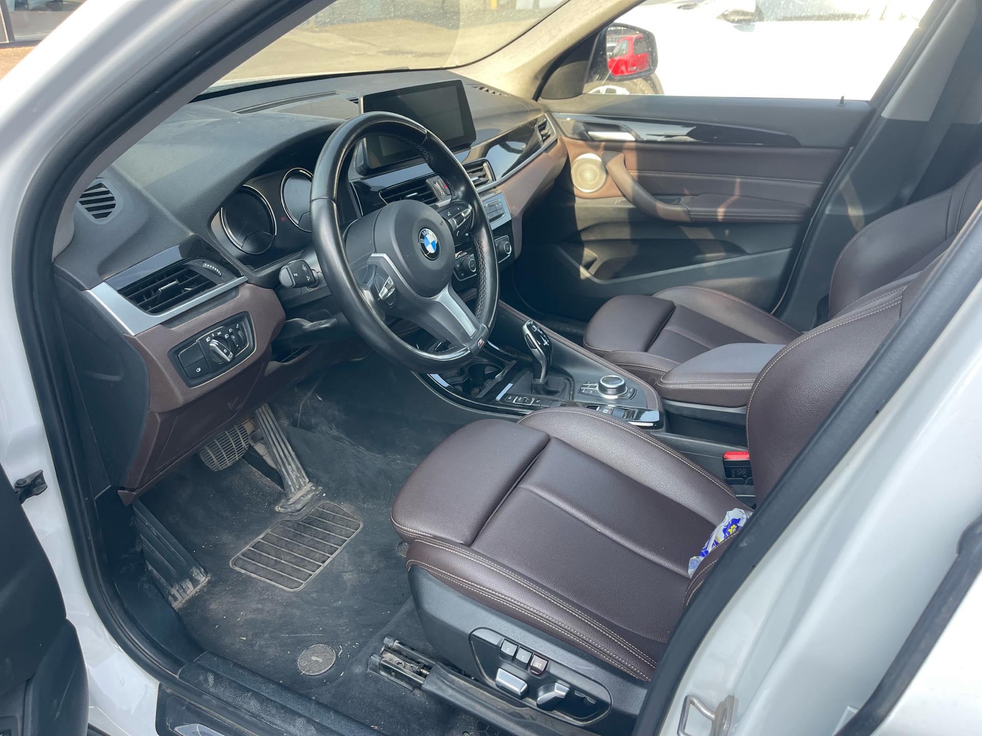 BMW X1 2022 sDrive20Li exclusive type 4