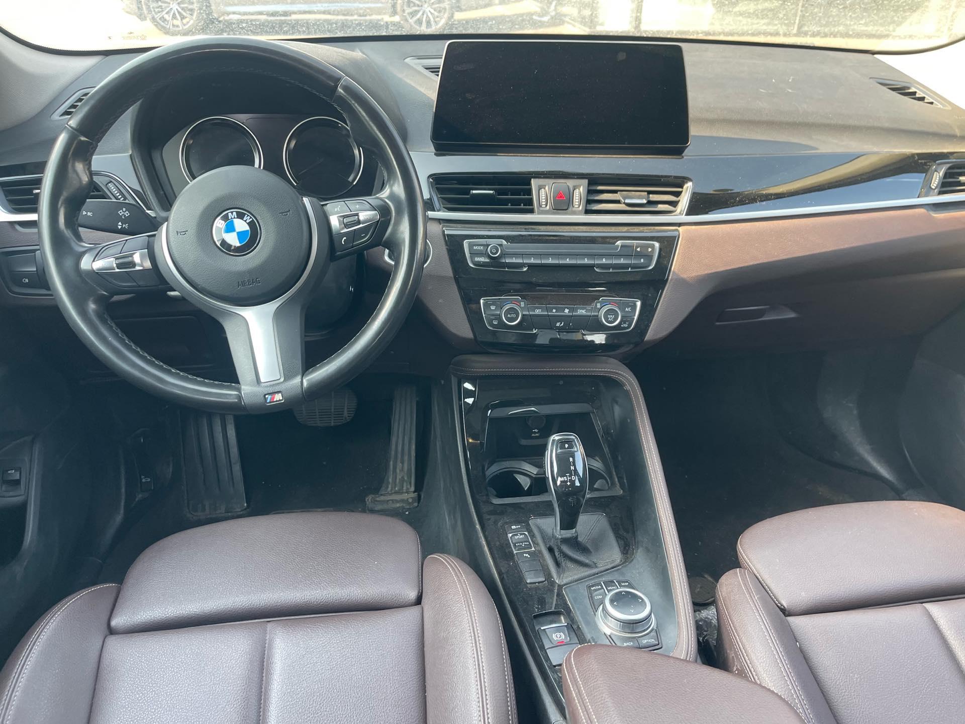 BMW X1 2022 sDrive20Li exclusive type 6