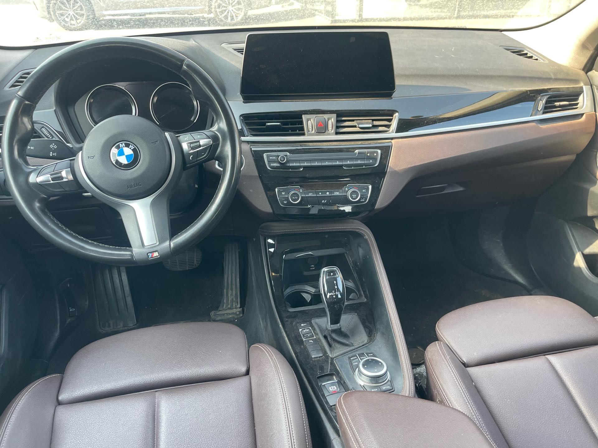BMW X1 2022 sDrive20Li exclusive type 7