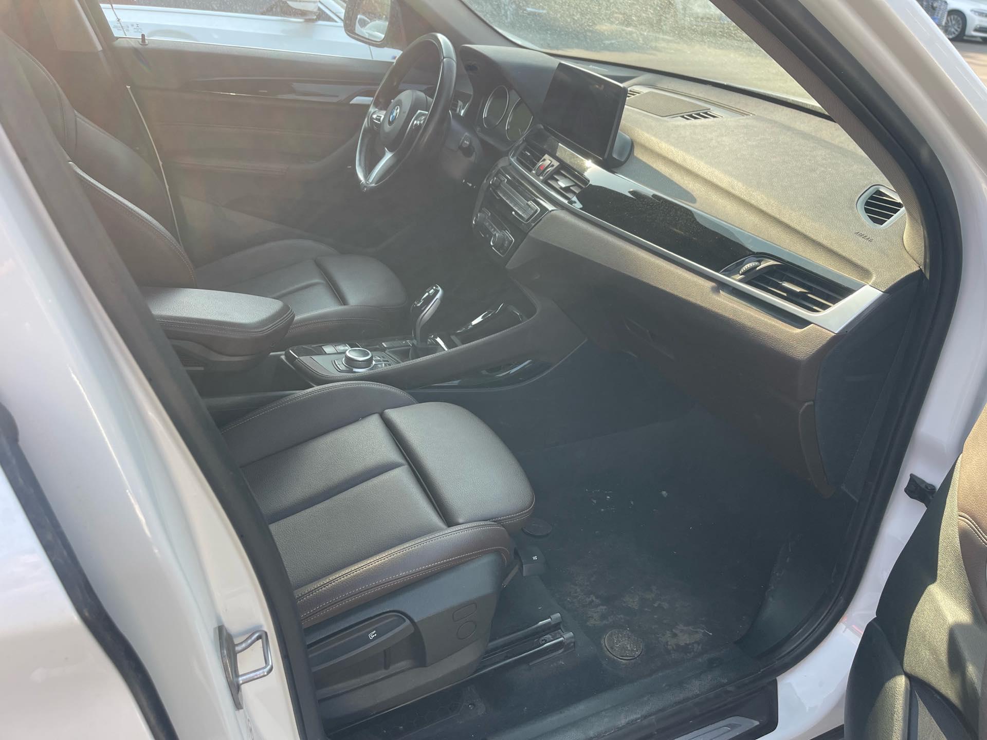 BMW X1 2022 sDrive20Li exclusive type 8