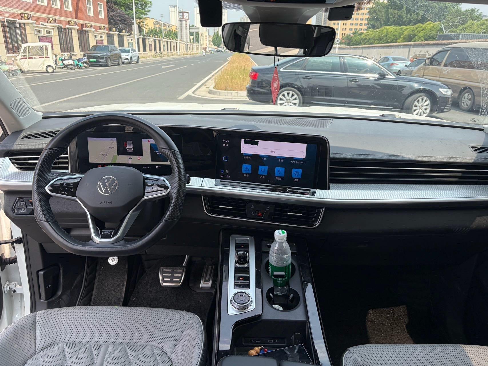 Volkswagen 2024 model tour R-Line 2.0TSI 380TSI four-wheel drive parade version automatic gear 9