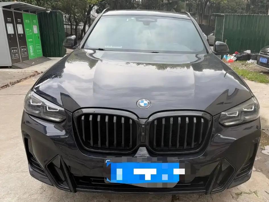 BMW 2023 X3 xDrive30i 2.0T exclusive M obsidian night set automatic gear 2