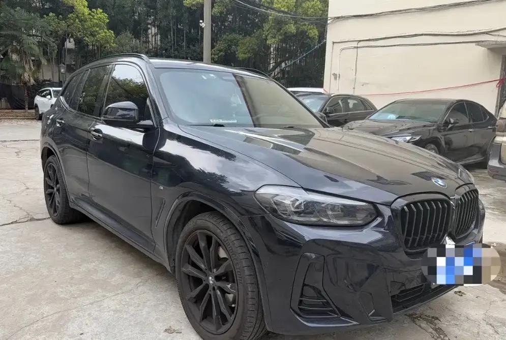 BMW 2023 X3 xDrive30i 2.0T exclusive M obsidian night set automatic gear 3