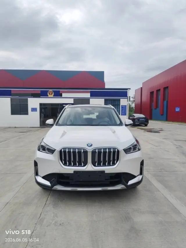 BMW 2026 X1 sDrive25Li 2.0T X design set automatic gear 5