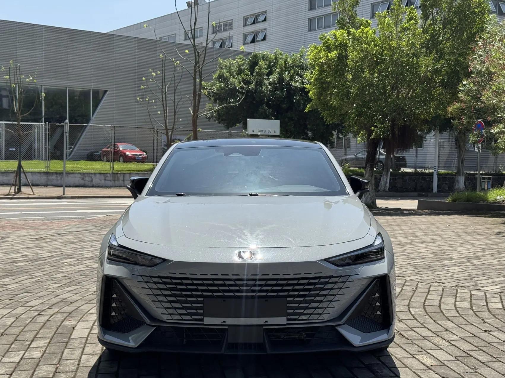 ChangAn 2024 UNI-V 1.5T High Energy Edition Automatic Gear 2