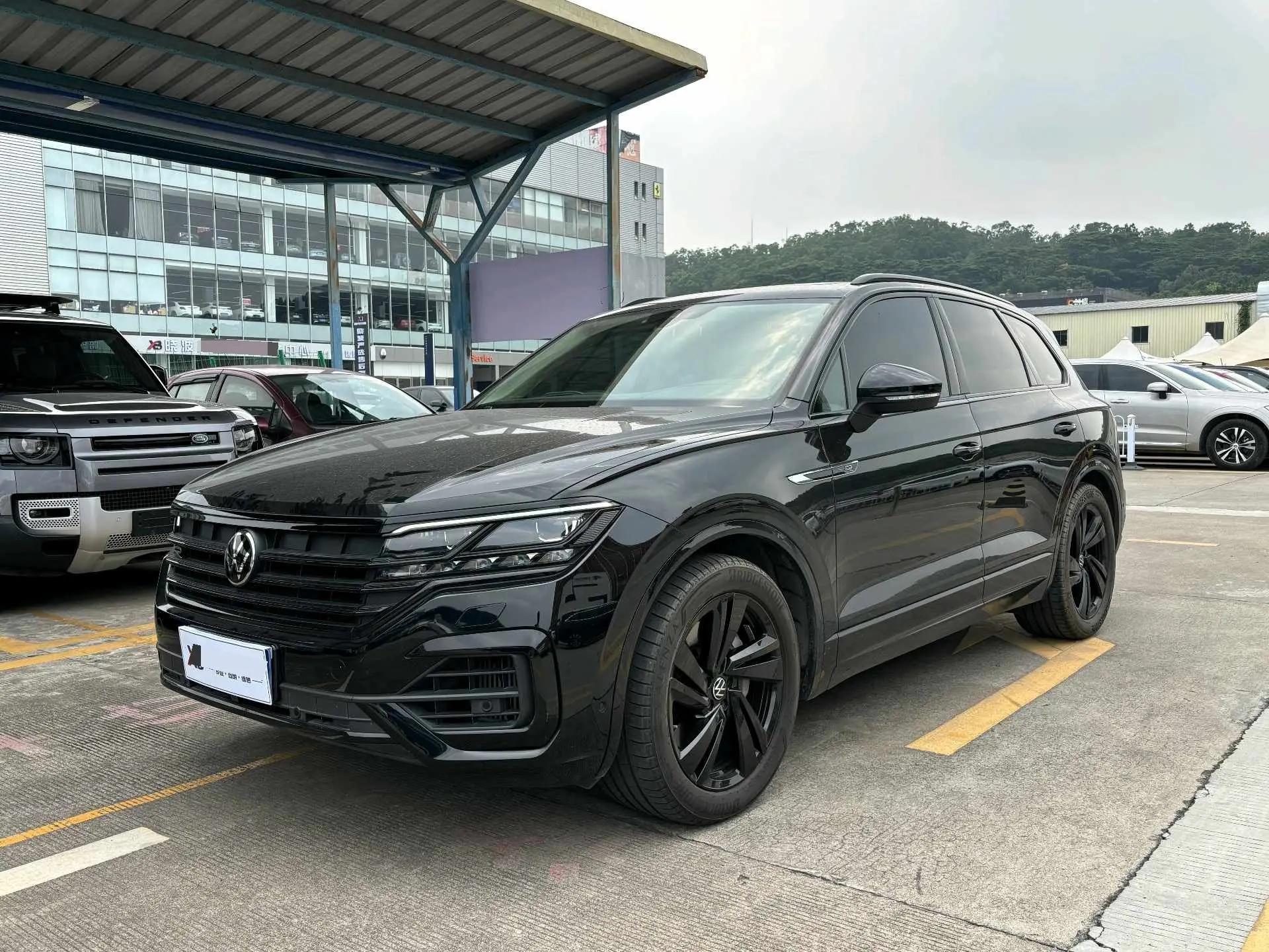 Открыть галерею: Touareg 2021 2.0TSI Sharp Edition