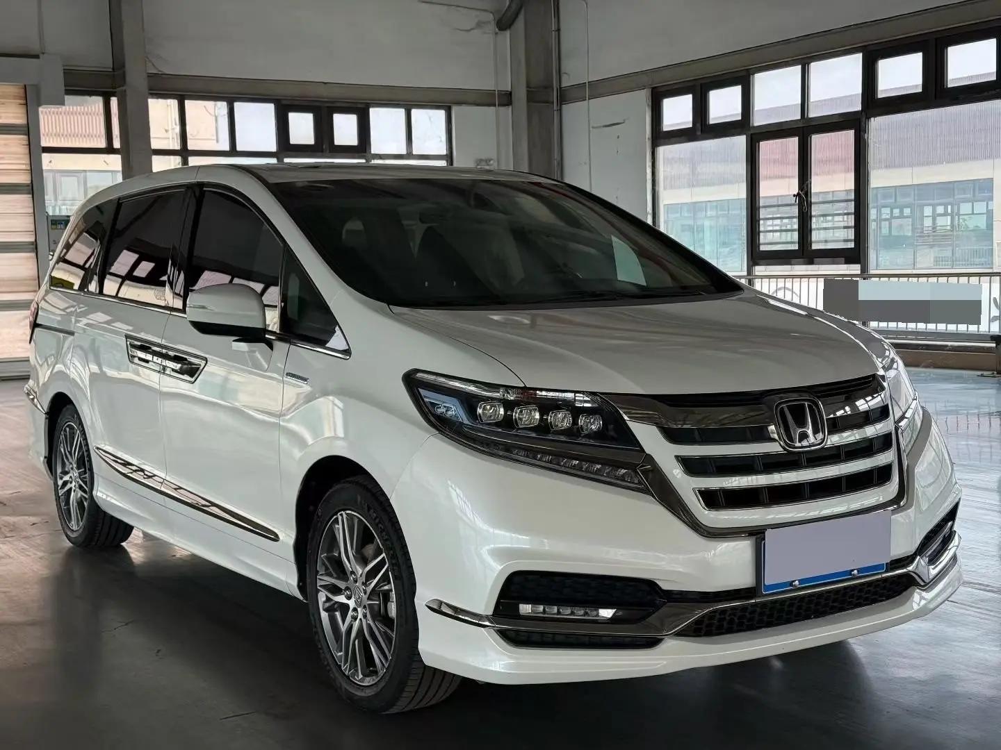 Elyson 2019 2.0L Hybrid Deluxe Edition 3
