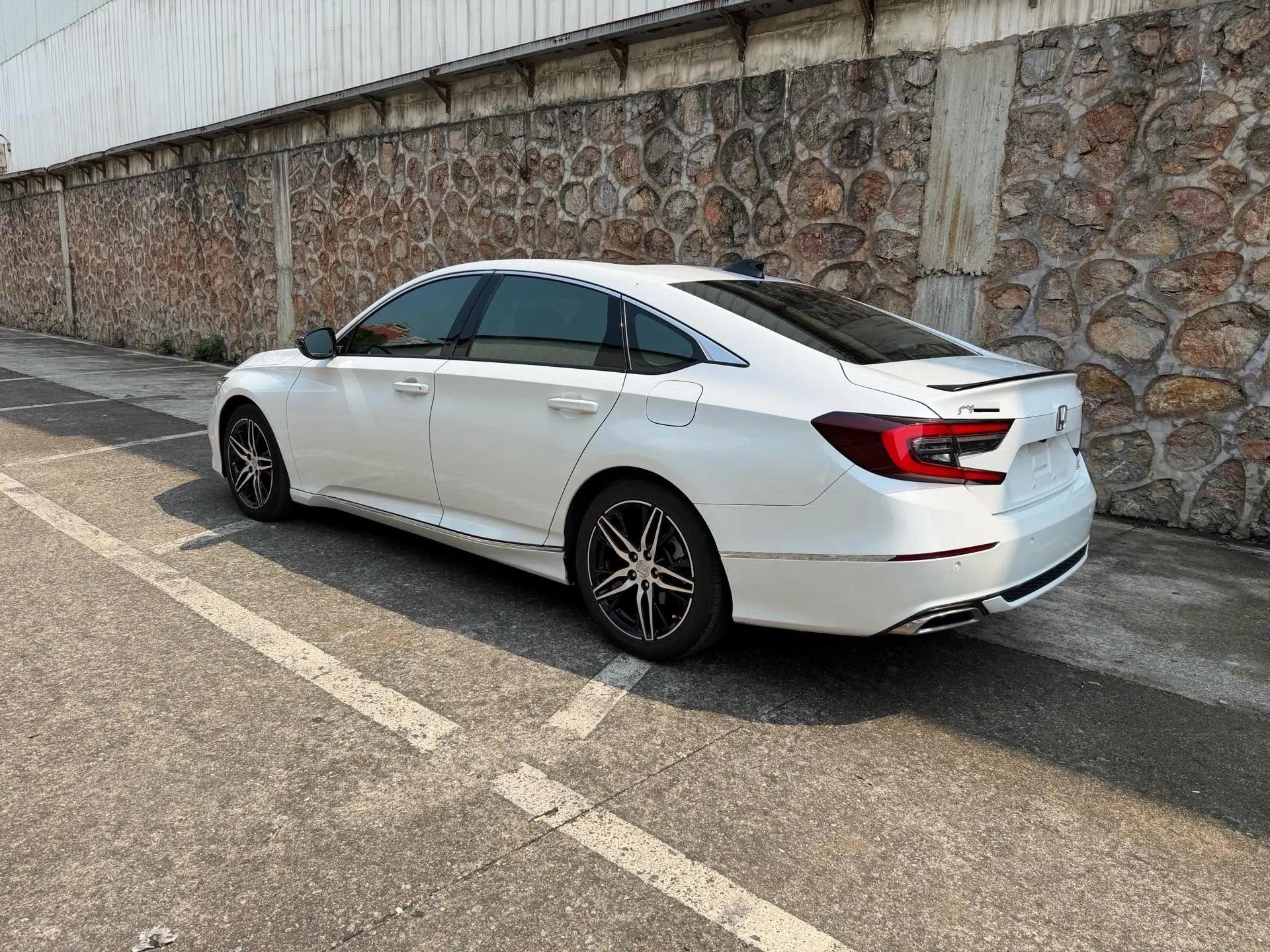 Accord 2022 260TURBO Magic Night Premium Edition 5