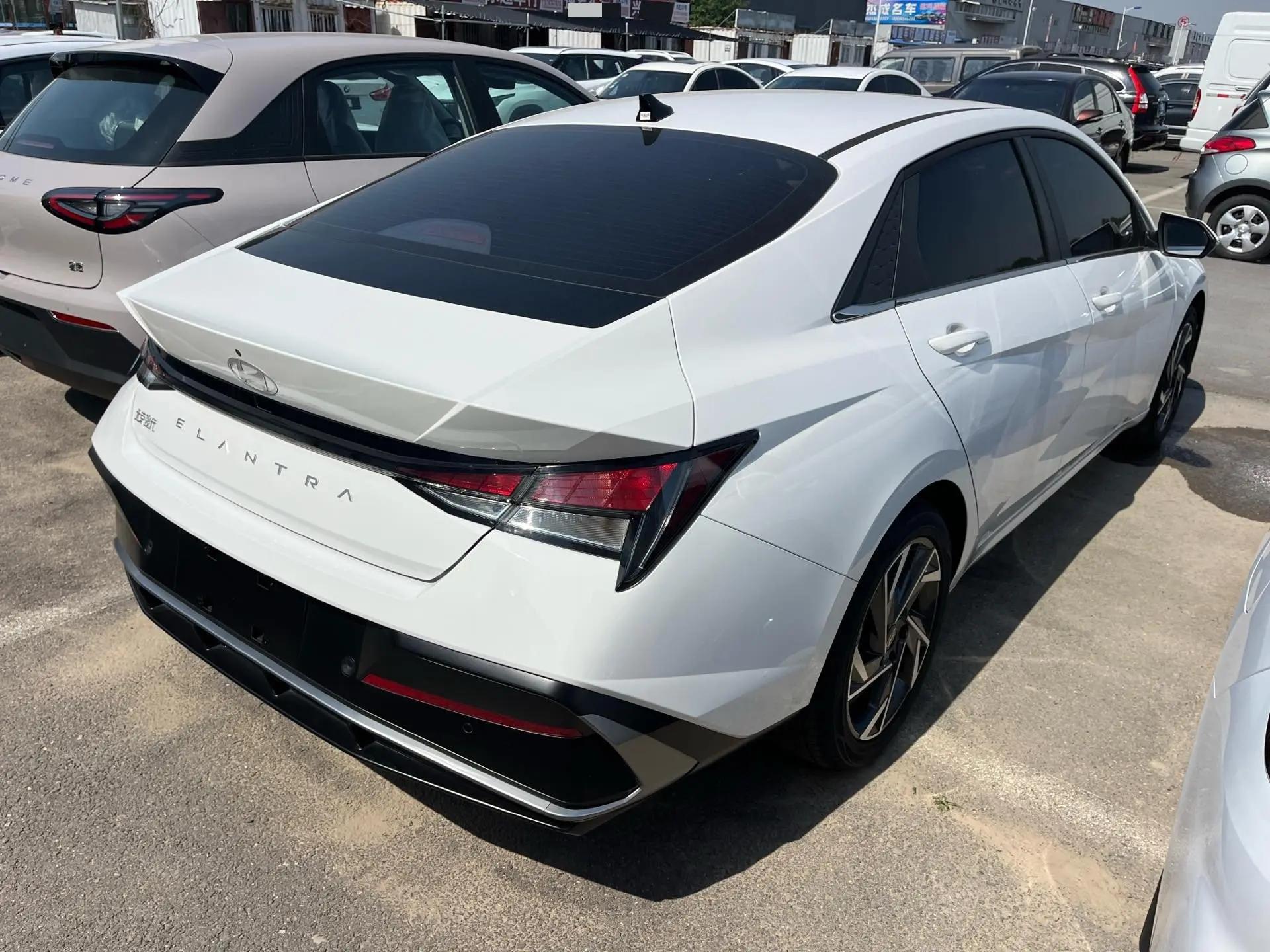 Elantra 2023 1.5L CVT GLX Elite Edition 4