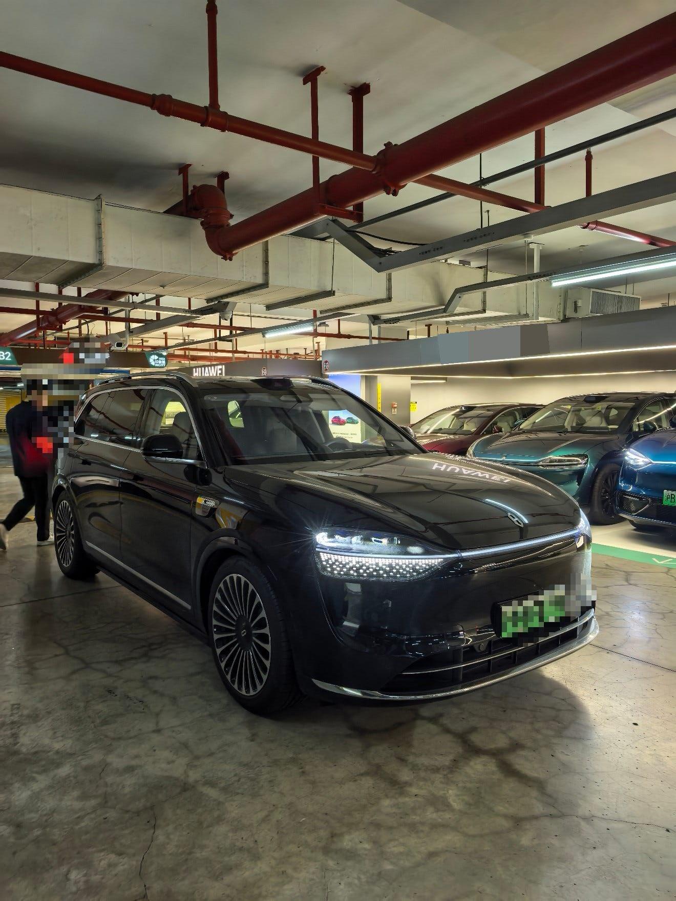AITO 2025 Model AITO M9 Range-Extended Ultra Version 52kWh 5-Seater Automatic 2
