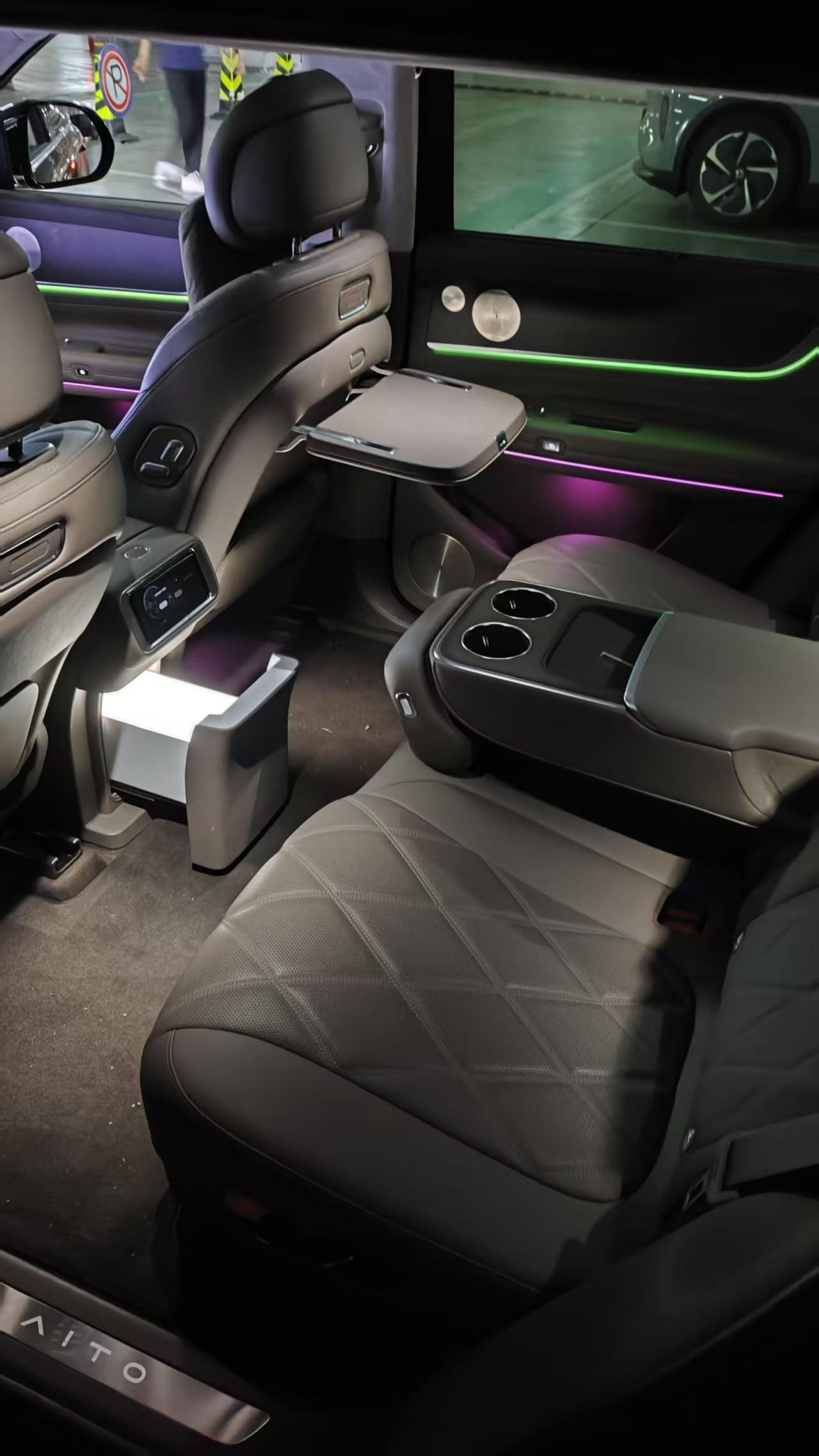 AITO 2025 Model AITO M9 Range-Extended Ultra Version 52kWh 5-Seater Automatic 4