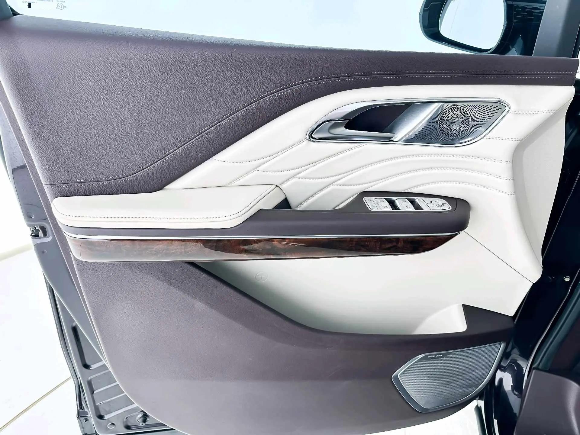 HongQi HQ9 2023 2.0T Zhilian Flag Collar Edition 7