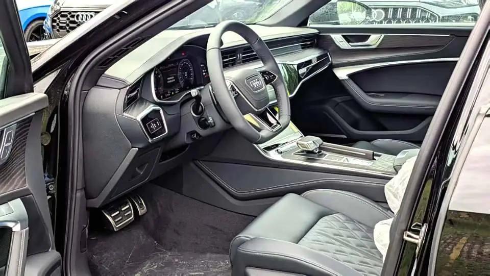 Audi 2025 A6L 2.0TFSI 45TFSI Quattro Prestige Dynamic Edition Automatic 5