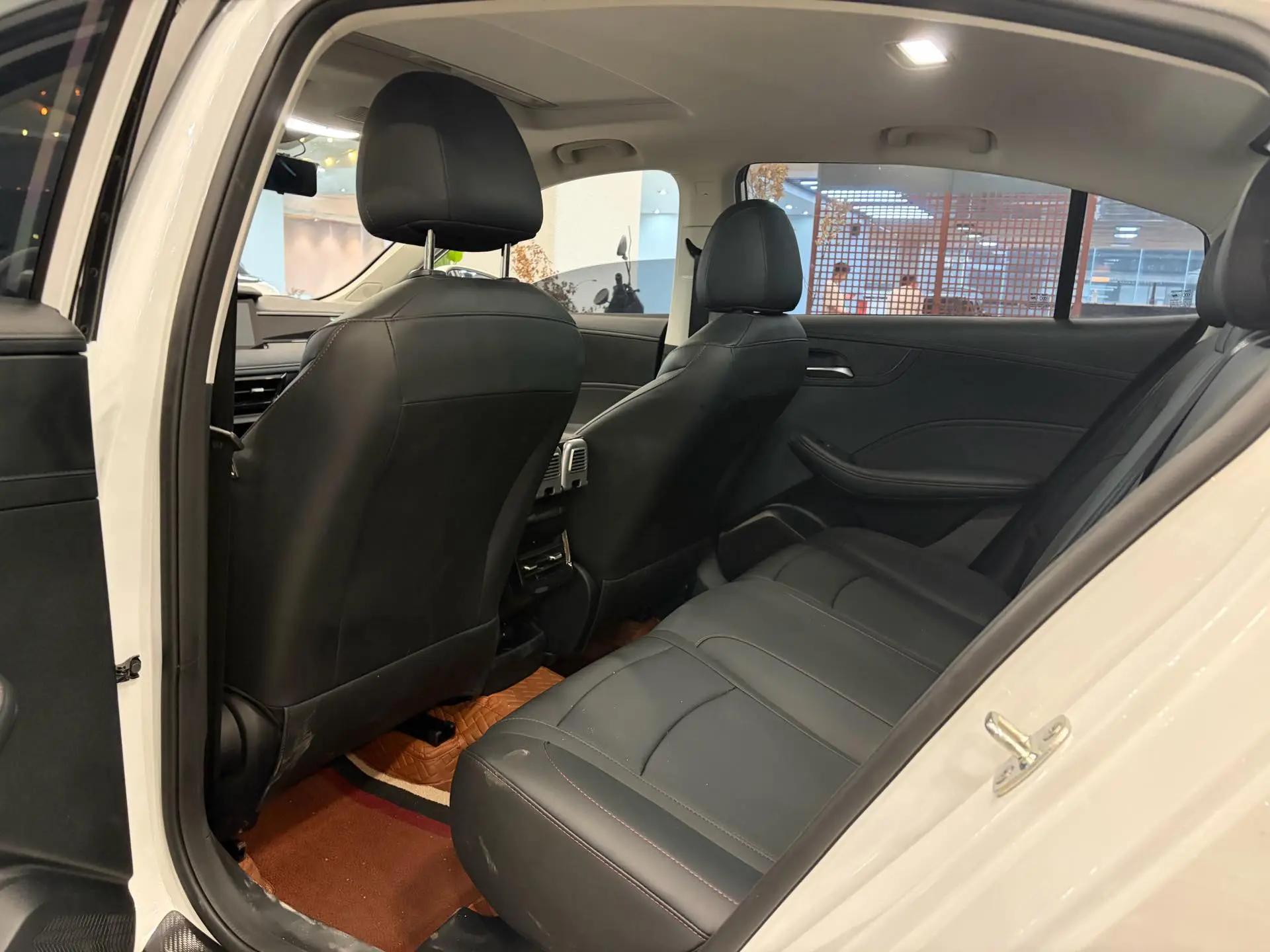 Roewe 2024 i5 1.5 CVT Prestige Edition Automatic 5