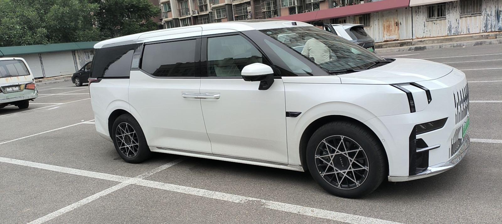 Zeekr 009 2024 six-seat executive four-wheel drive 140kWh 4