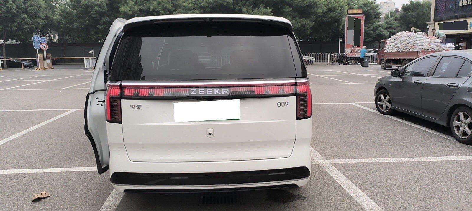 Zeekr 009 2024 six-seat executive four-wheel drive 140kWh 9