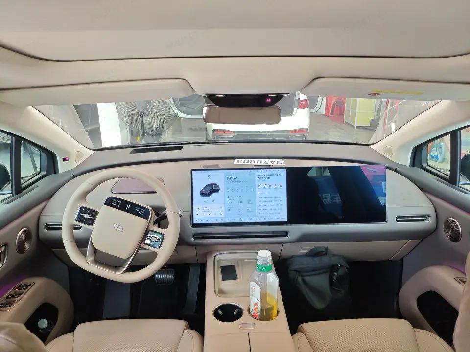 Li 2025 i8 Standard Edition Automatic 14