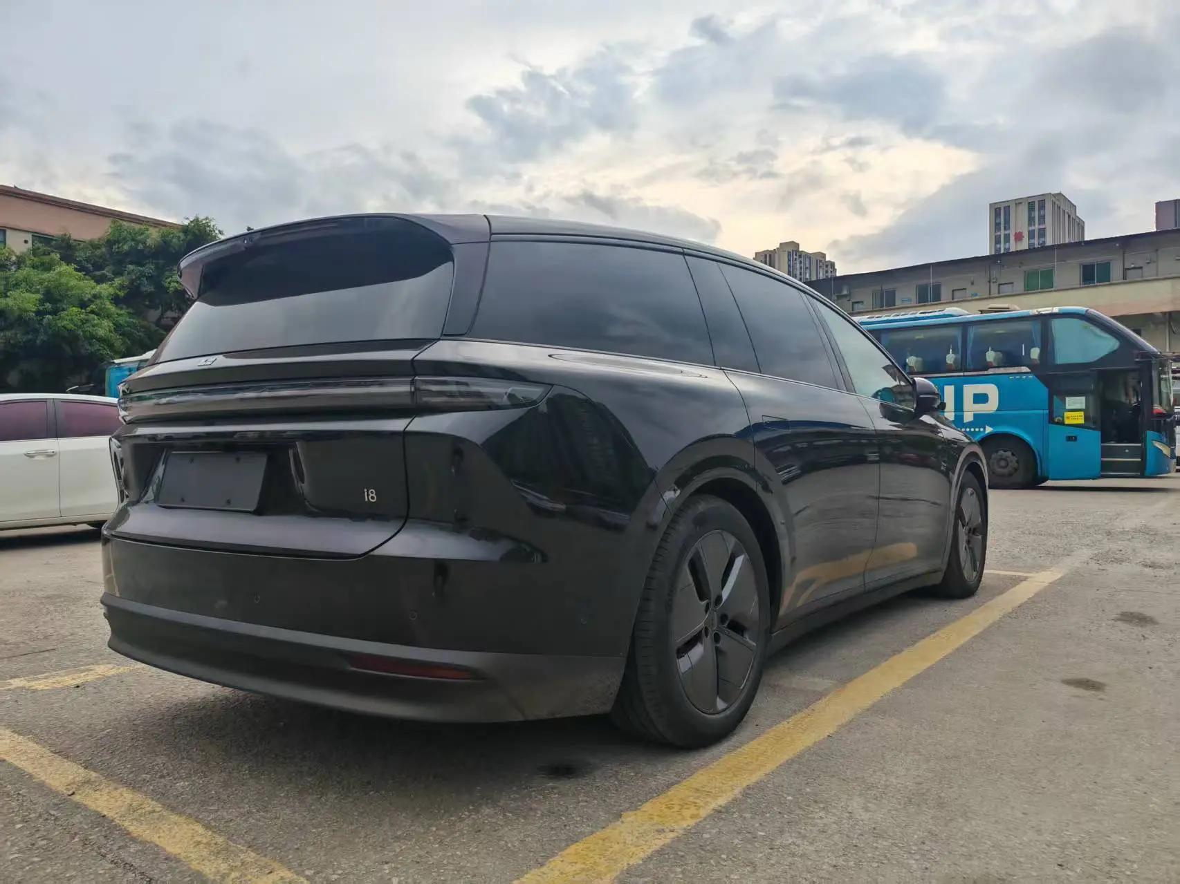 Li 2025 i8 Standard Edition Automatic 4
