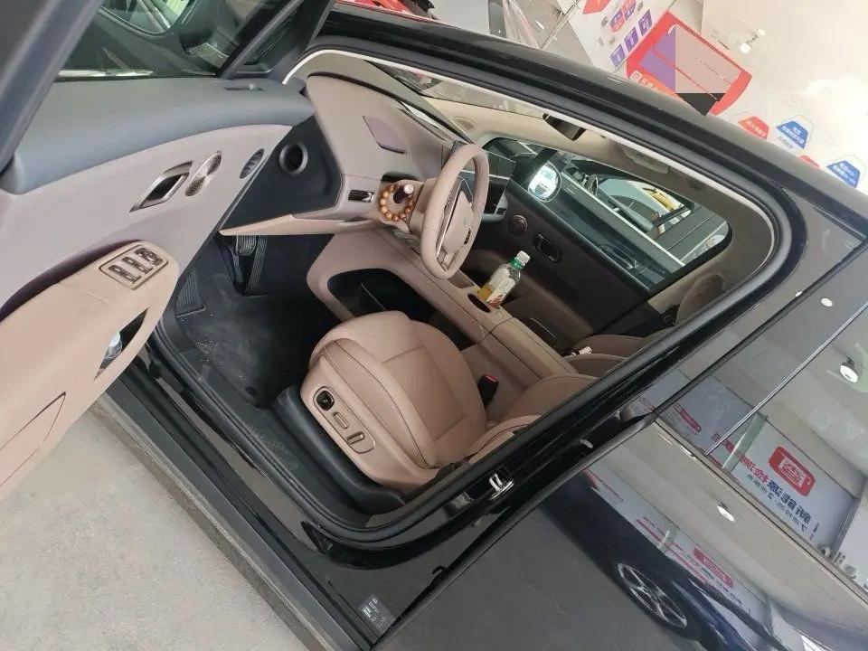 Li 2025 i8 Standard Edition Automatic 6