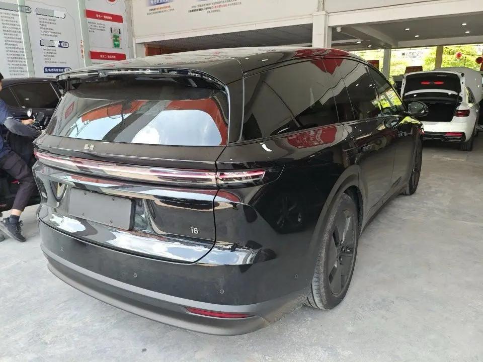 Li 2025 i8 Standard Edition Automatic 8