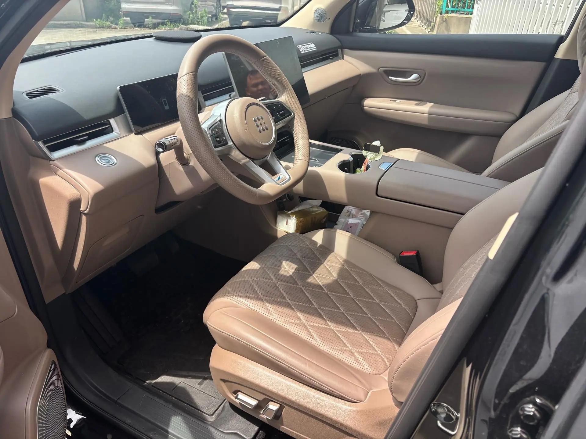 LanDian 2026 LanDian E5 PLUS 1.5 Stepless Standard Endurance Four-wheel Drive Performance Edition Ultra5 Seat Automatic Transmission 4