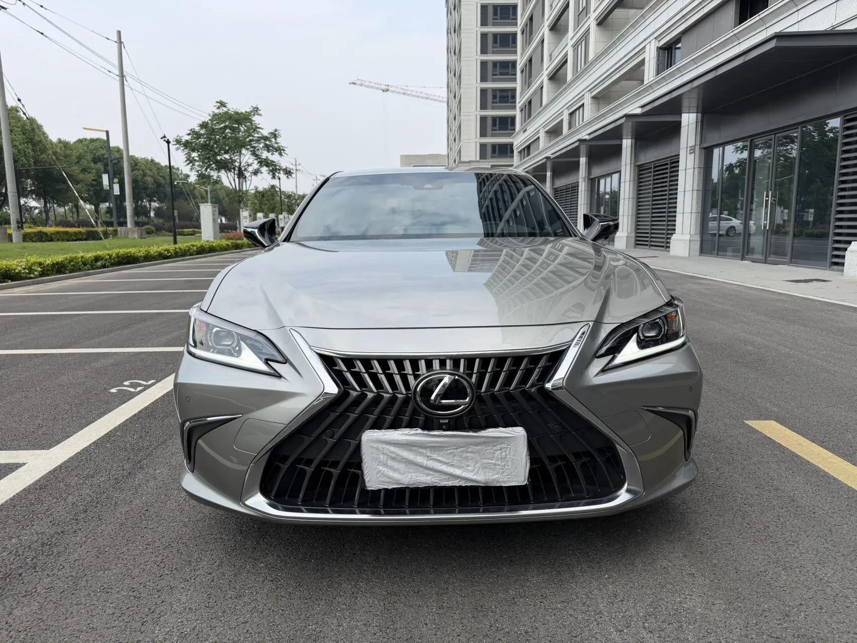 Lexus ES 2022 300h Excellent Edition 3