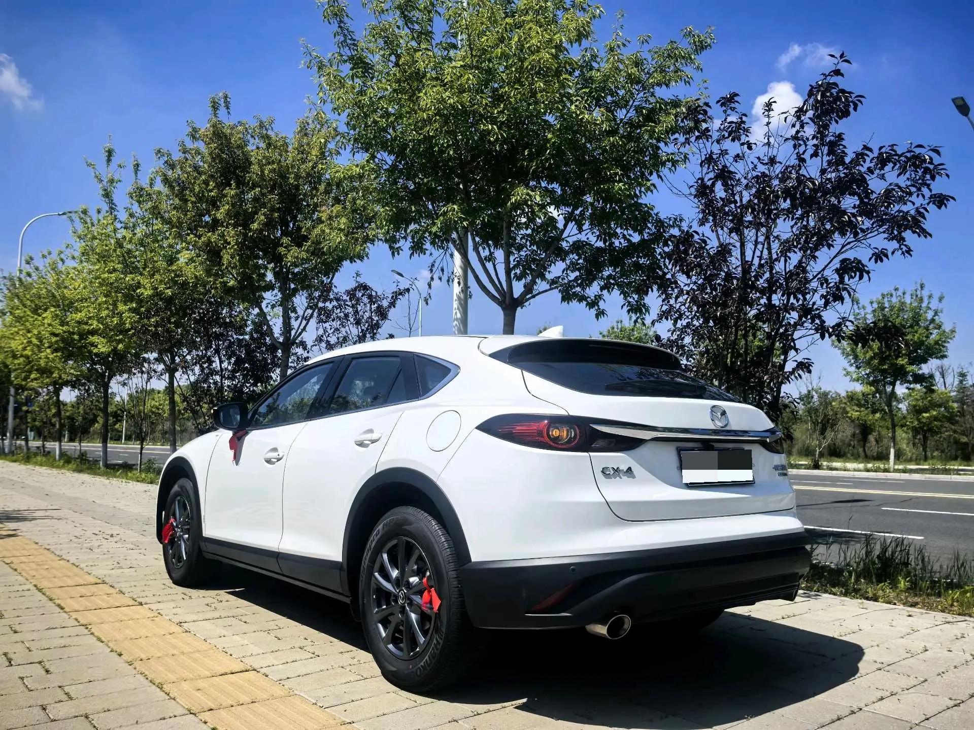 Mazda CX-4 2021 2.0L Automatic Two-Drive Blue Sky Exploration Edition 3
