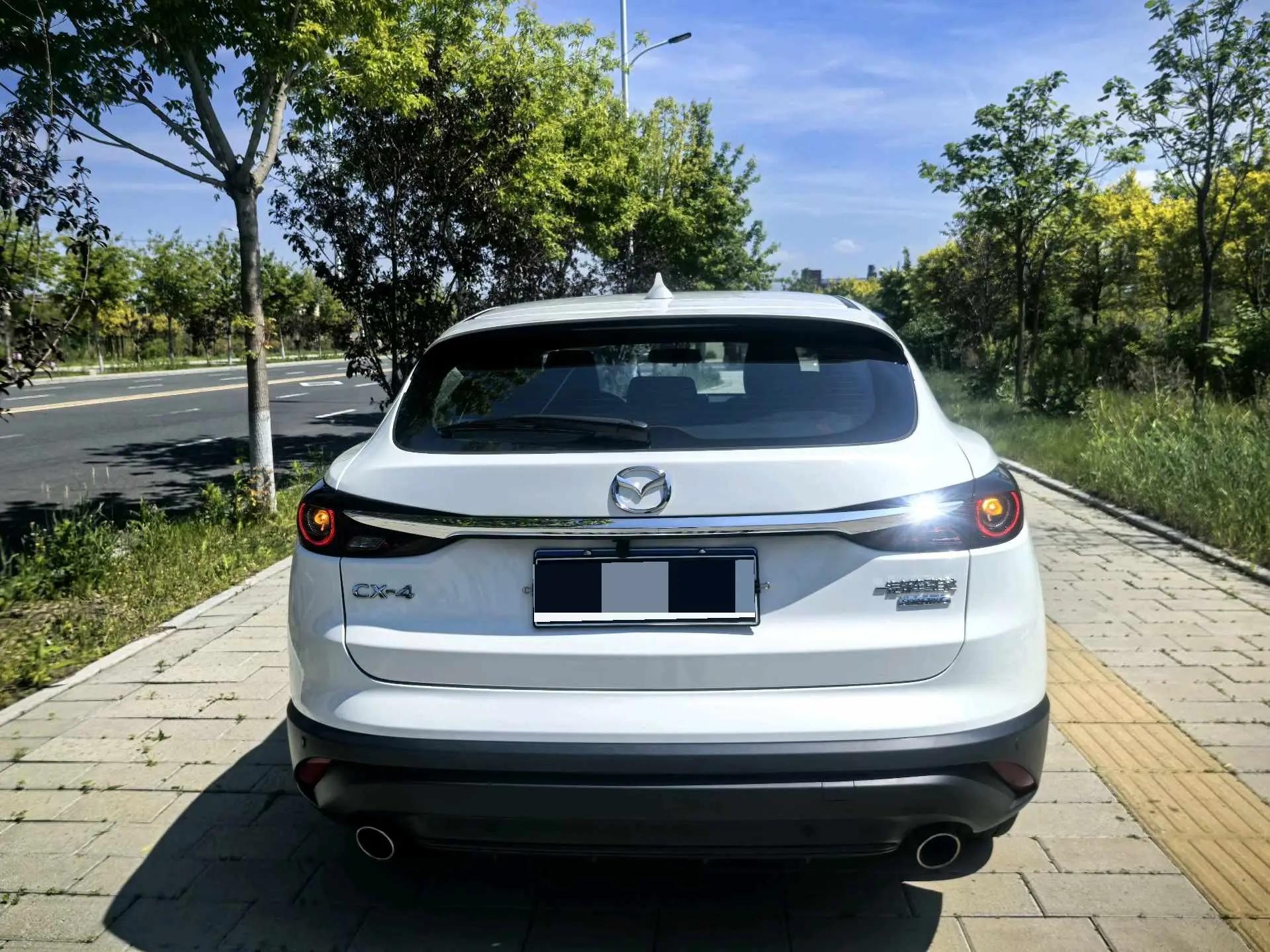 Mazda CX-4 2021 2.0L Automatic Two-Drive Blue Sky Exploration Edition 5