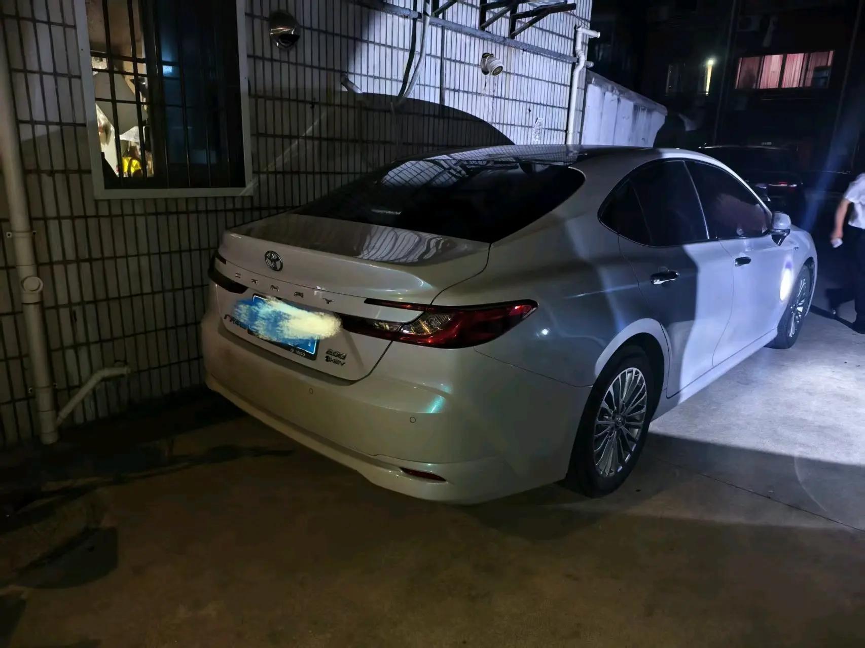 Toyota 2024 Camry Dual Engine 2.0HG Stepless Premium Edition Automatic Gear 5