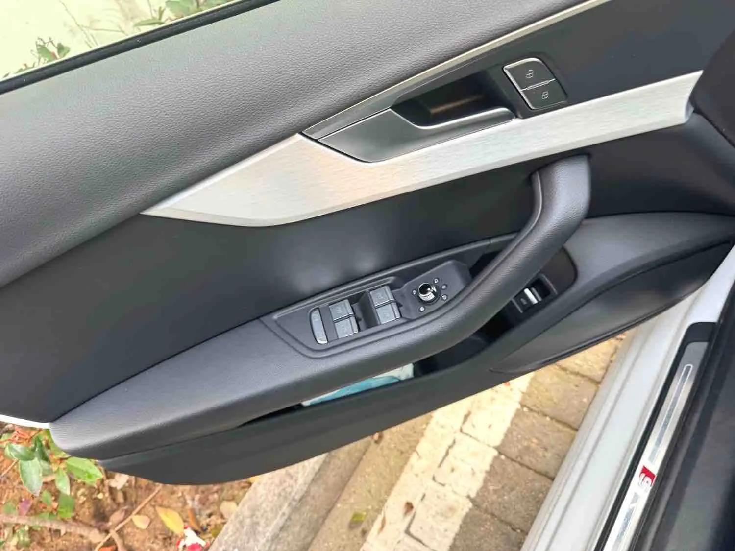 Audi 2024 A4L 2.0TFSI 40TFSI Sporty Style Automatic 3