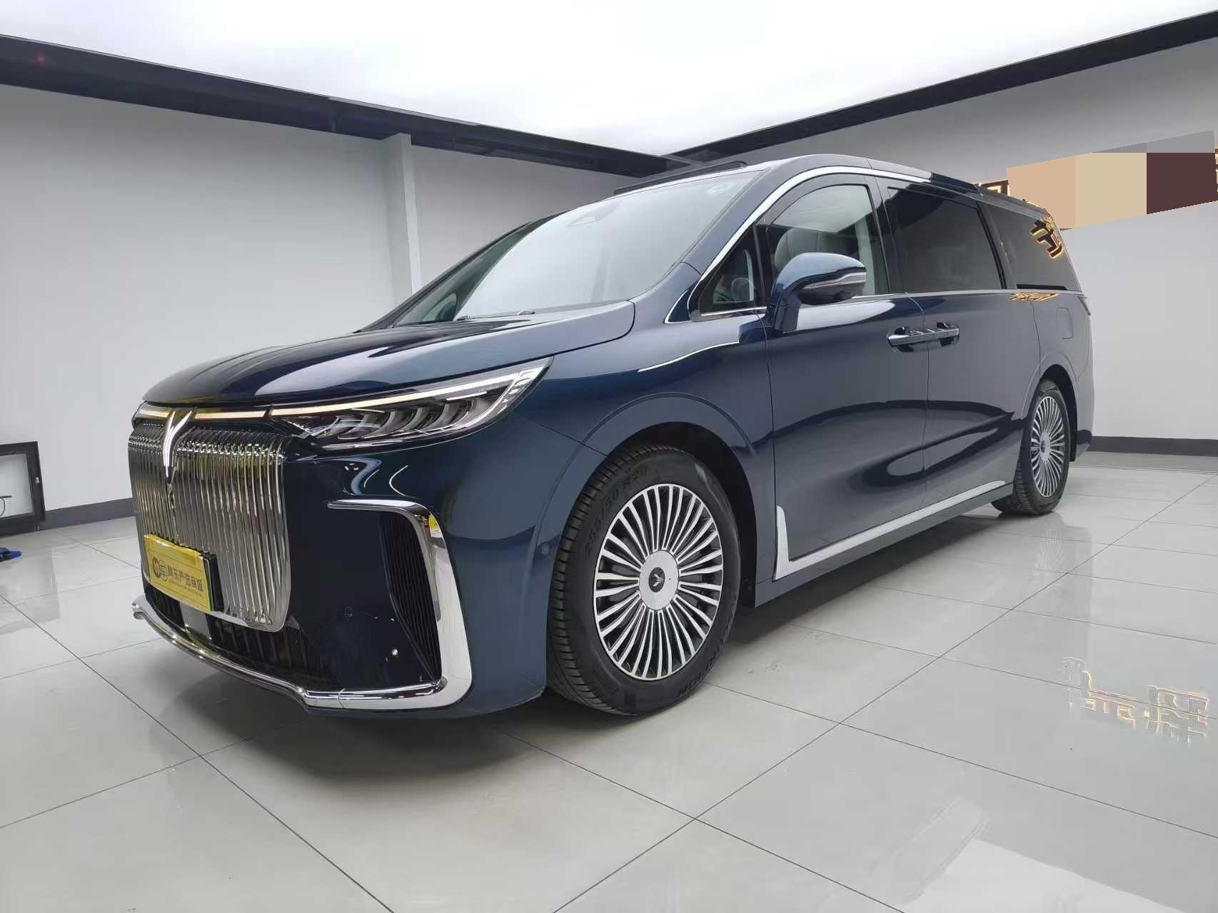 Open image lightbox: Voyah 2025 Model Dreamer PHEV 1.5T Four-Wheel-Drive Flagship Kunpeng Edition Automatic