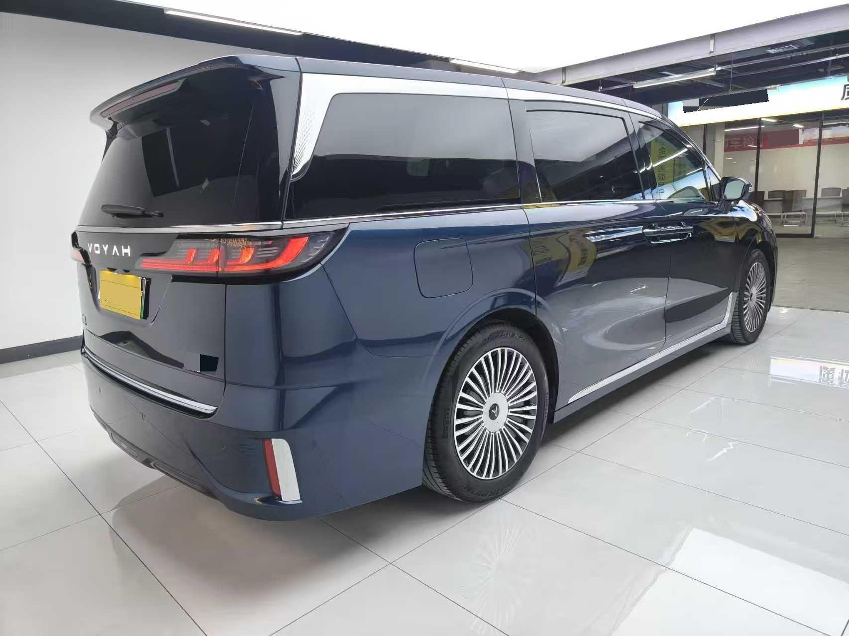Voyah 2025 Model Dreamer PHEV 1.5T Four-Wheel-Drive Flagship Kunpeng Edition Automatic 5