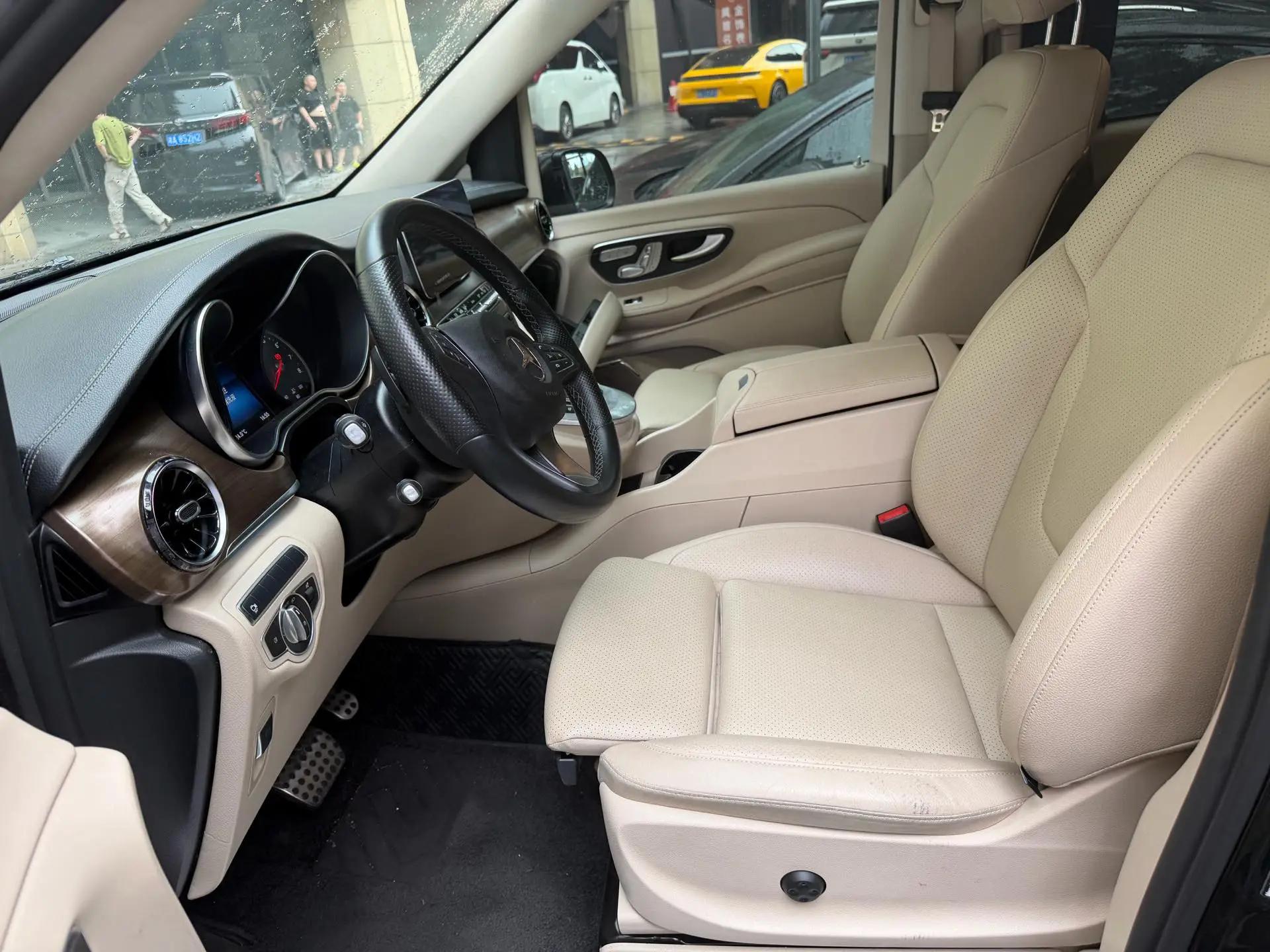Mercedes Benz V 2022V 260 2.0T Premium Edition Automatic Gear 3