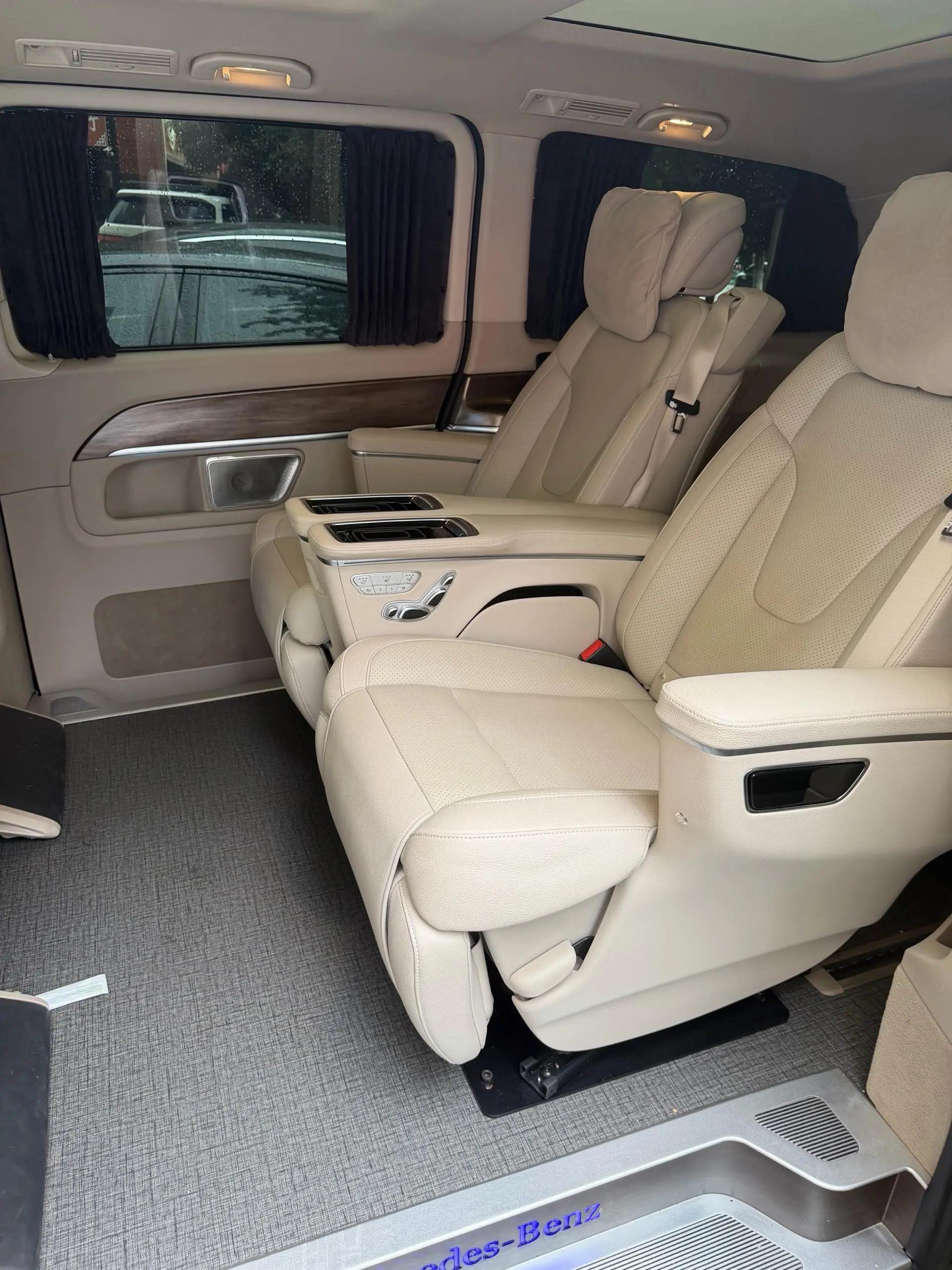 Mercedes Benz V 2022V 260 2.0T Premium Edition Automatic Gear 4
