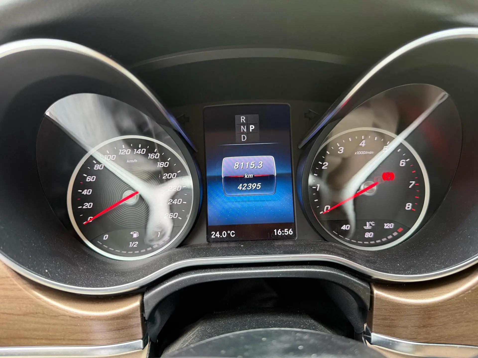 Mercedes Benz V 2022V 260 2.0T Premium Edition Automatic Gear 7