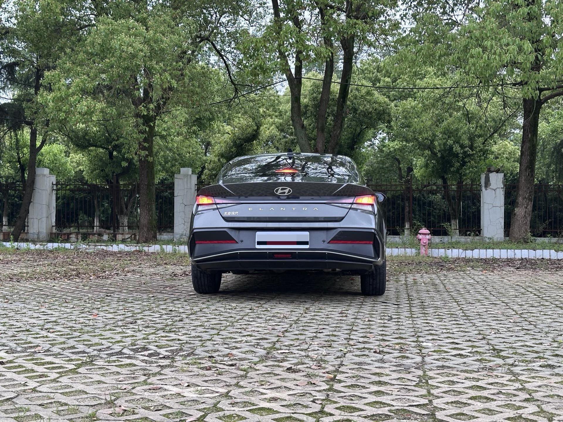 Elantra 2023 1.5L CVT GLS Leading Edition 4