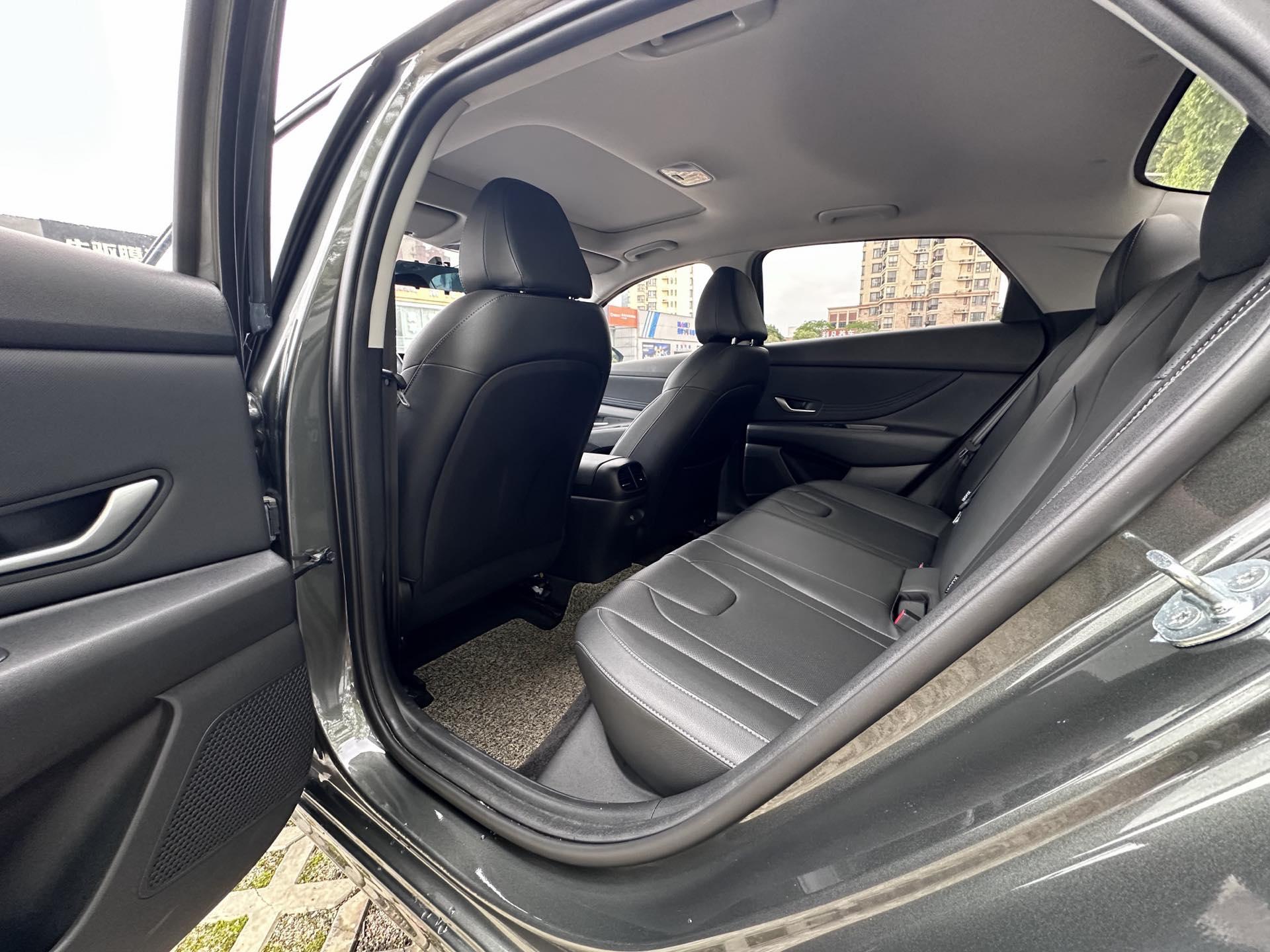 Elantra 2023 1.5L CVT GLS Leading Edition 8