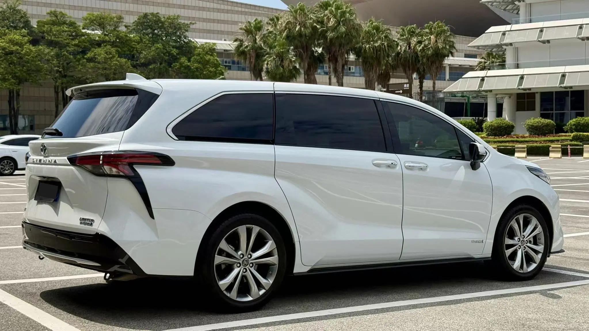 Toyota 2023 Sana 2.5 Stepless Deluxe Edition Automatic Gear 5