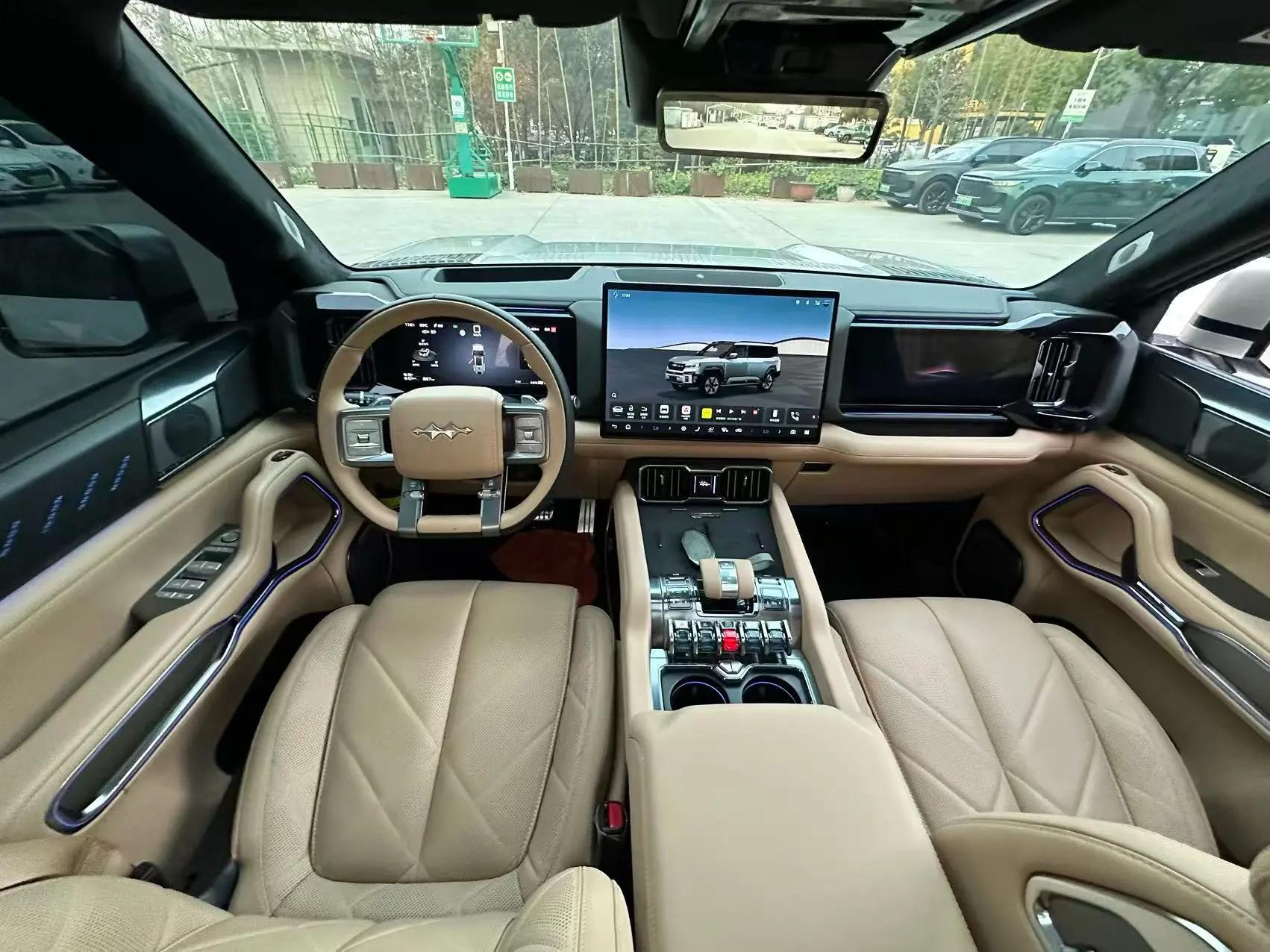 FangChengBao 2025 Leopard 8 2.0T Stepless Zhiyong Flagship Edition 6-seat Automatic Gear 5