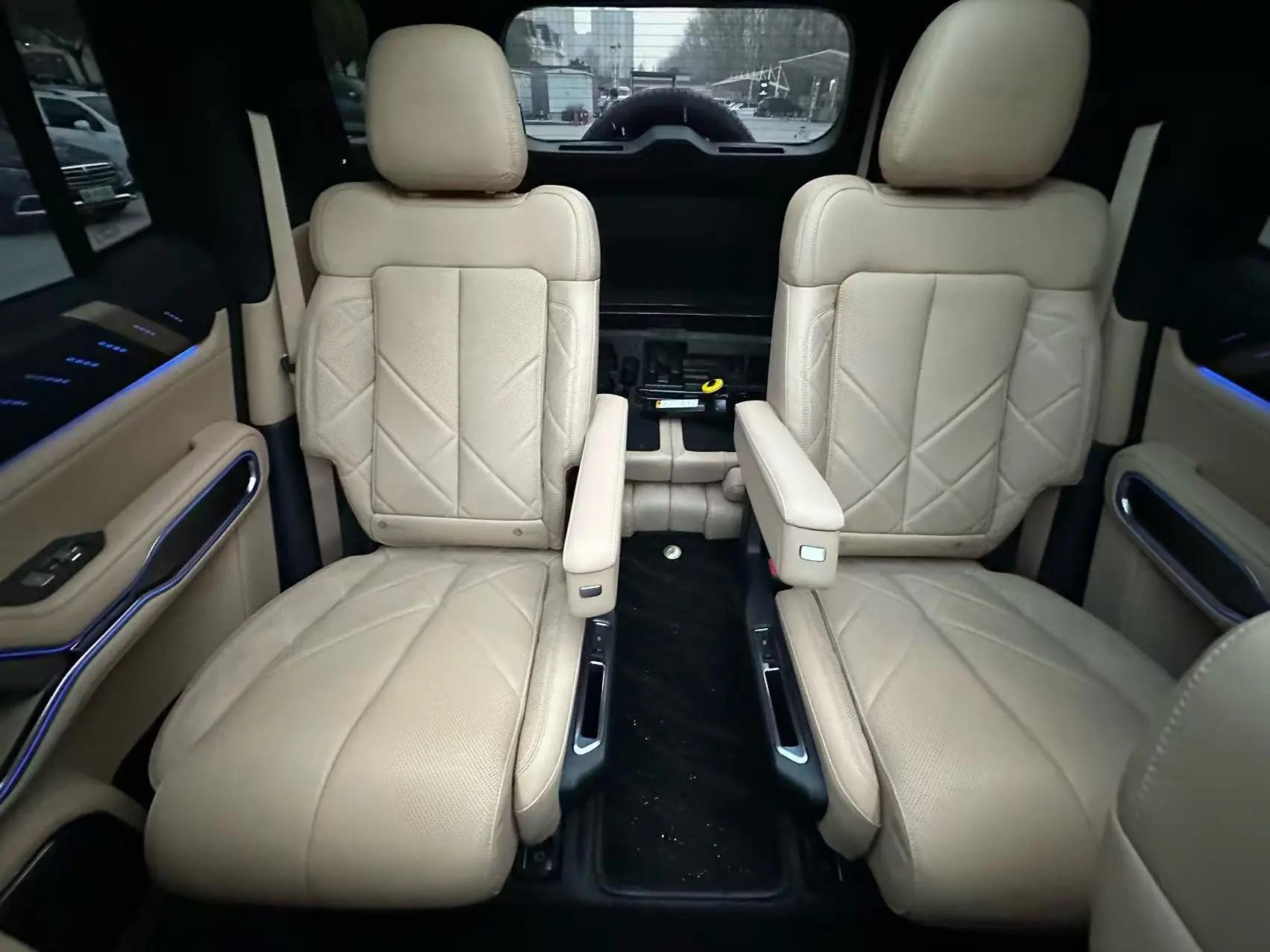 FangChengBao 2025 Leopard 8 2.0T Stepless Zhiyong Flagship Edition 6-seat Automatic Gear 6