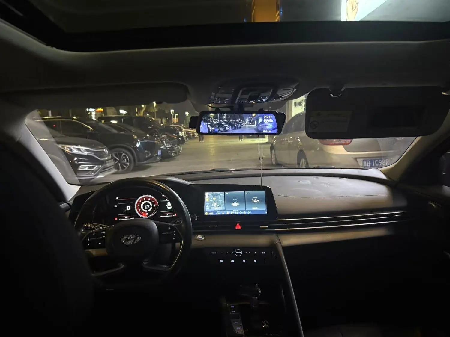 Elantra 2021 240TGDi DCT LUX Premium Edition 7