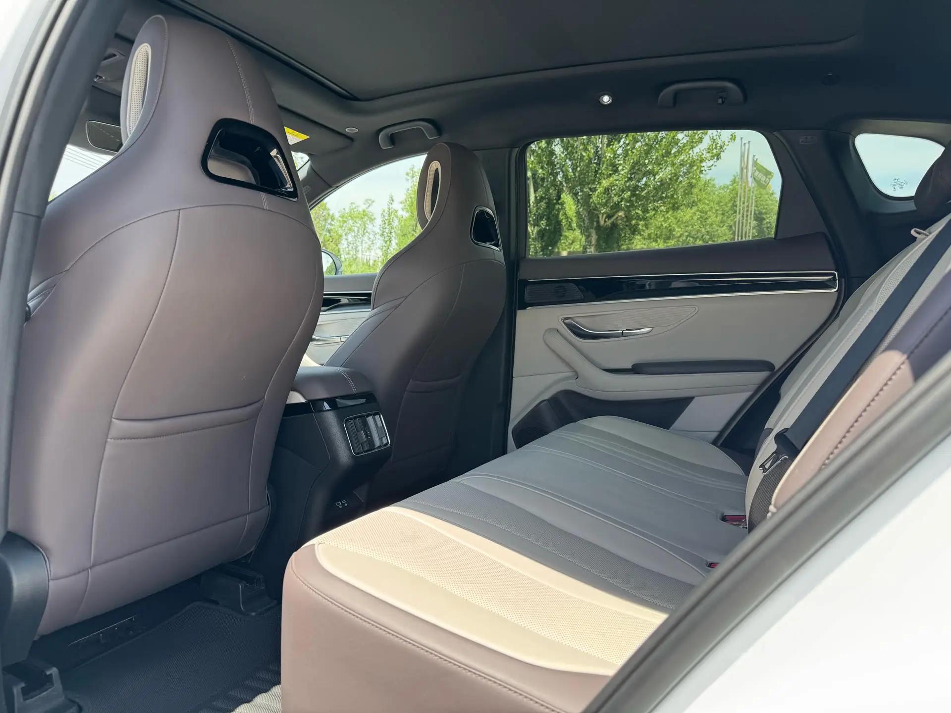 BYD Song PLUS New Energy 2025 Song PLUS DM-i 1.5 Stepless Smart Driving Edition 112KM Honorable Automatic Gear 6
