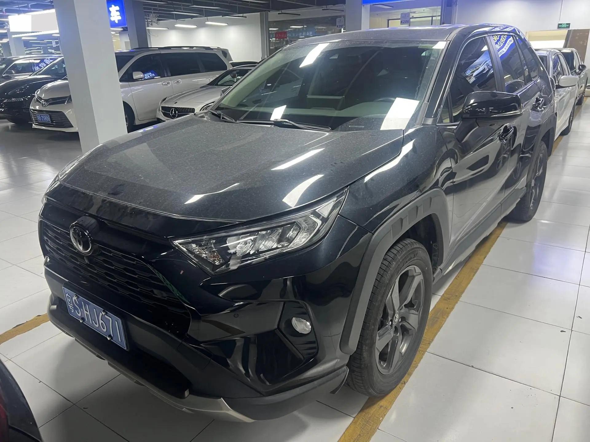 RAV4 Rongfeng 2022 2.0L CVT 4WD Fashion Plus Edition